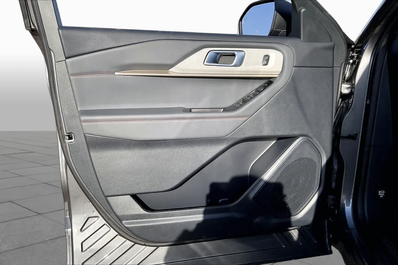 New 2027 Carbonized Gray Metallic Ford Active image 10