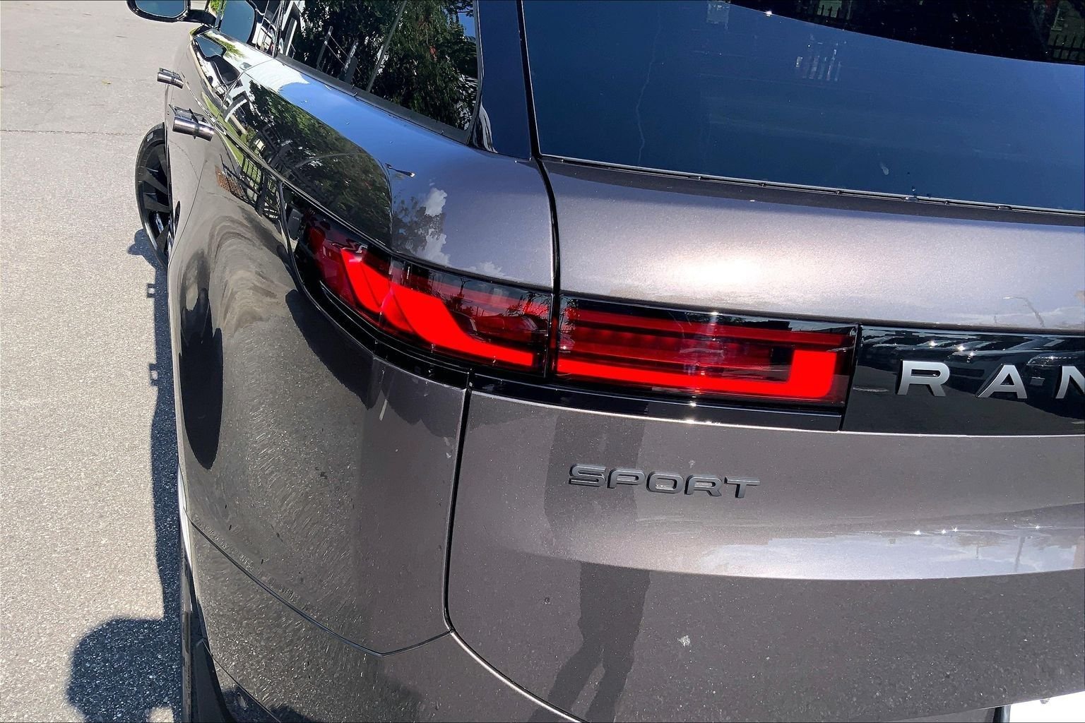 New 2026 Charente Grey Land Rover Dynamic SE image 14