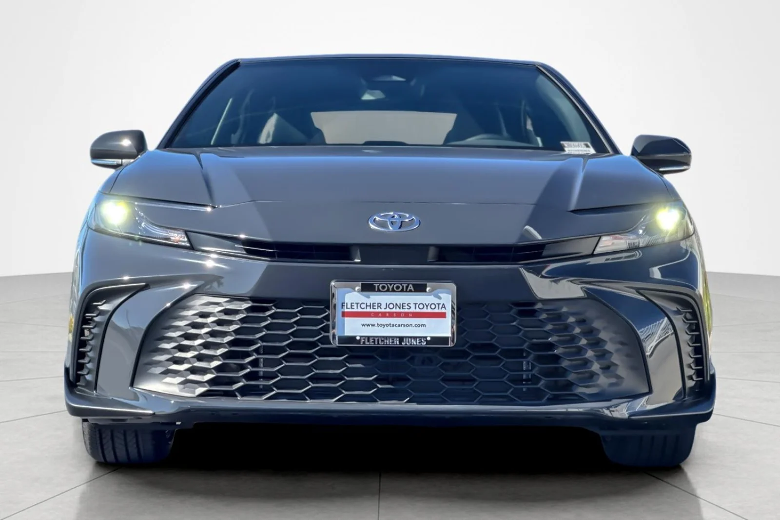 2026 Toyota Camry SE - Photo 8