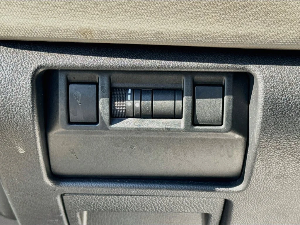 Used 2025 White Subaru Base image 11