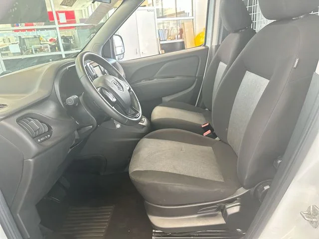 Used 2019 White Ram Tradesman SLT image 15