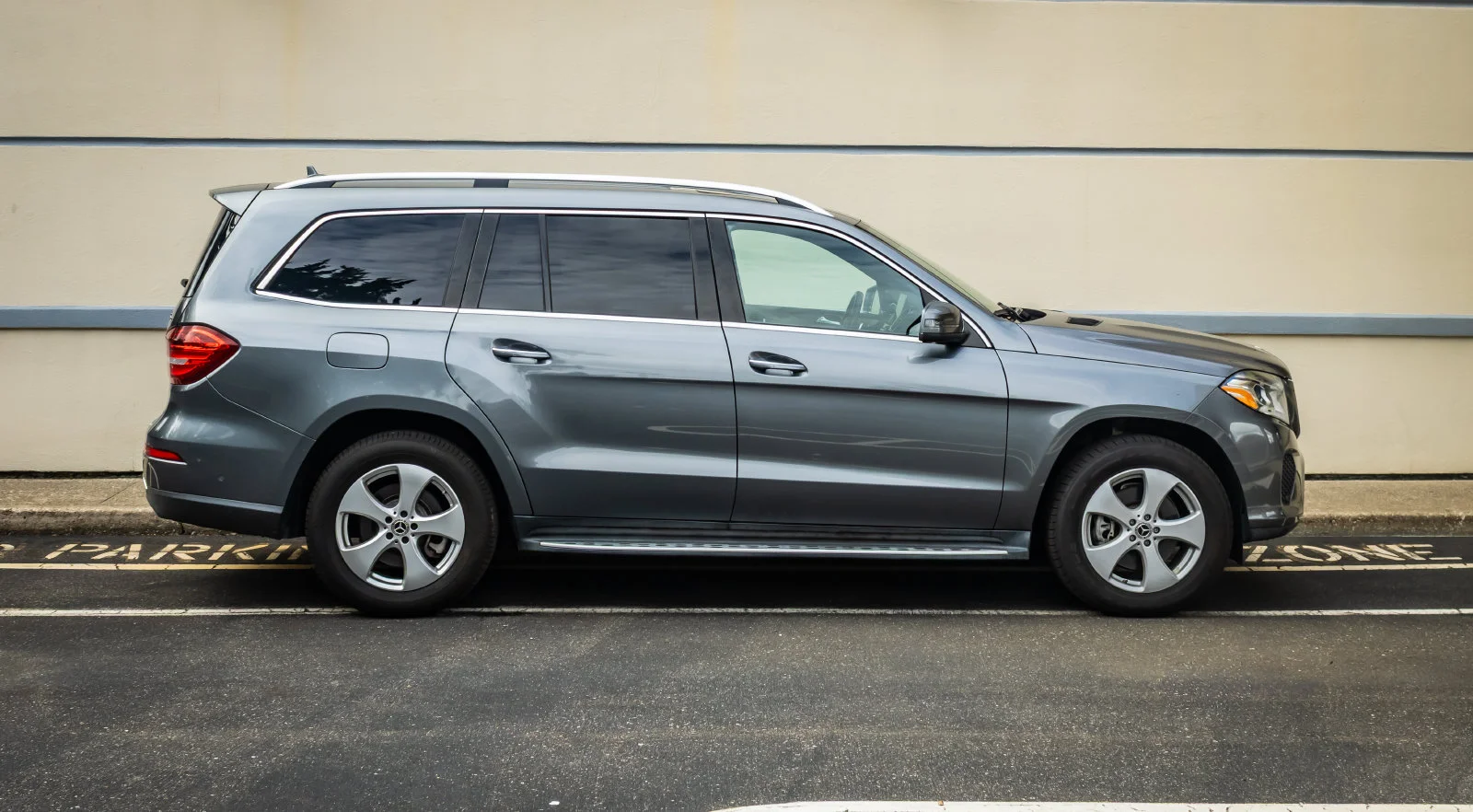 Used 2019 Gray Mercedes-Benz GLS 450 image 9