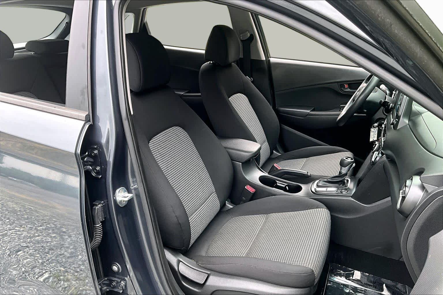 Used 2018 Thunder Gray Hyundai SE image 9