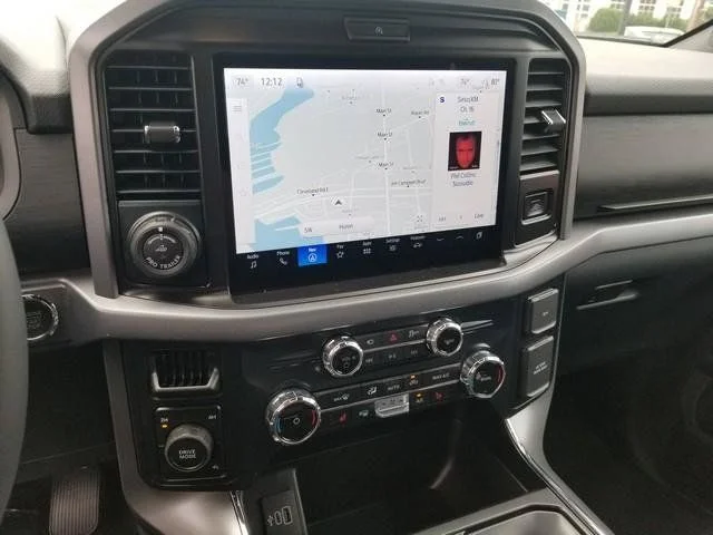 New 2026 Oxford White Ford XLT image 21