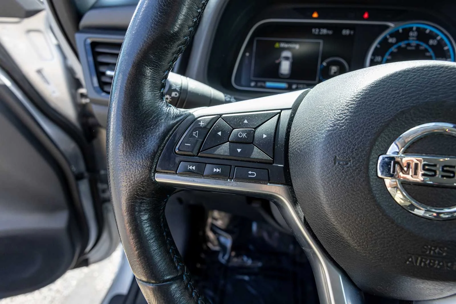 Used 2018 Silver Nissan SV image 16