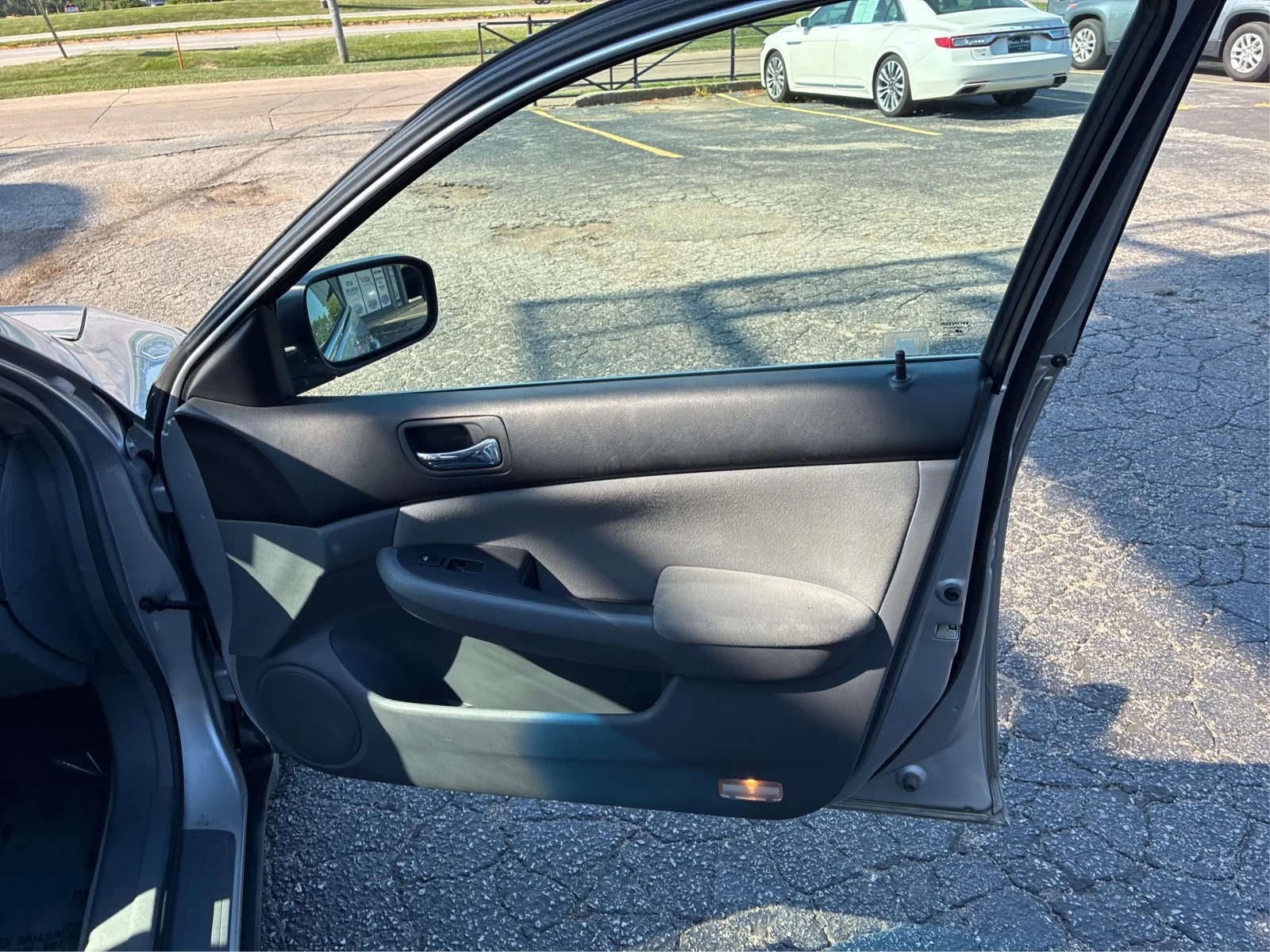 Used 2007 Silver Honda LX SE image 19