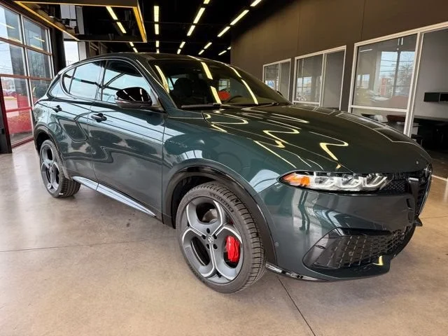 Used 2026 Verde Monza Alfa Romeo Base image 5