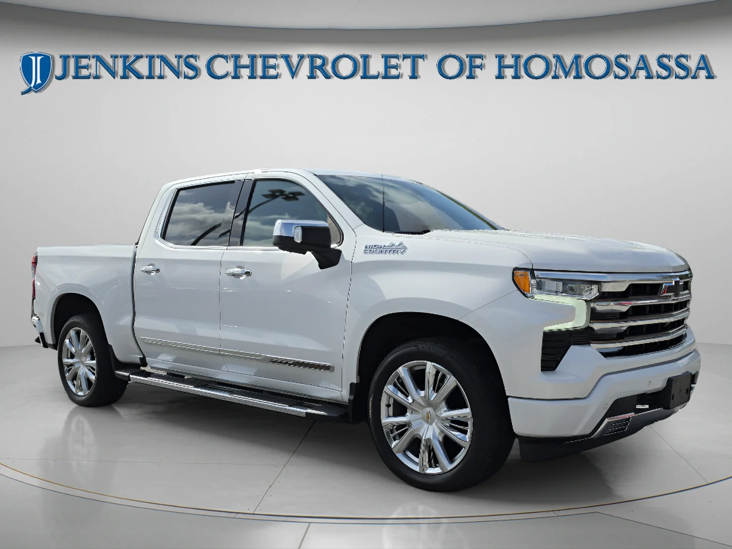 Used 2022 Iridescent Pearl Tricoat Chevrolet High Country image 2