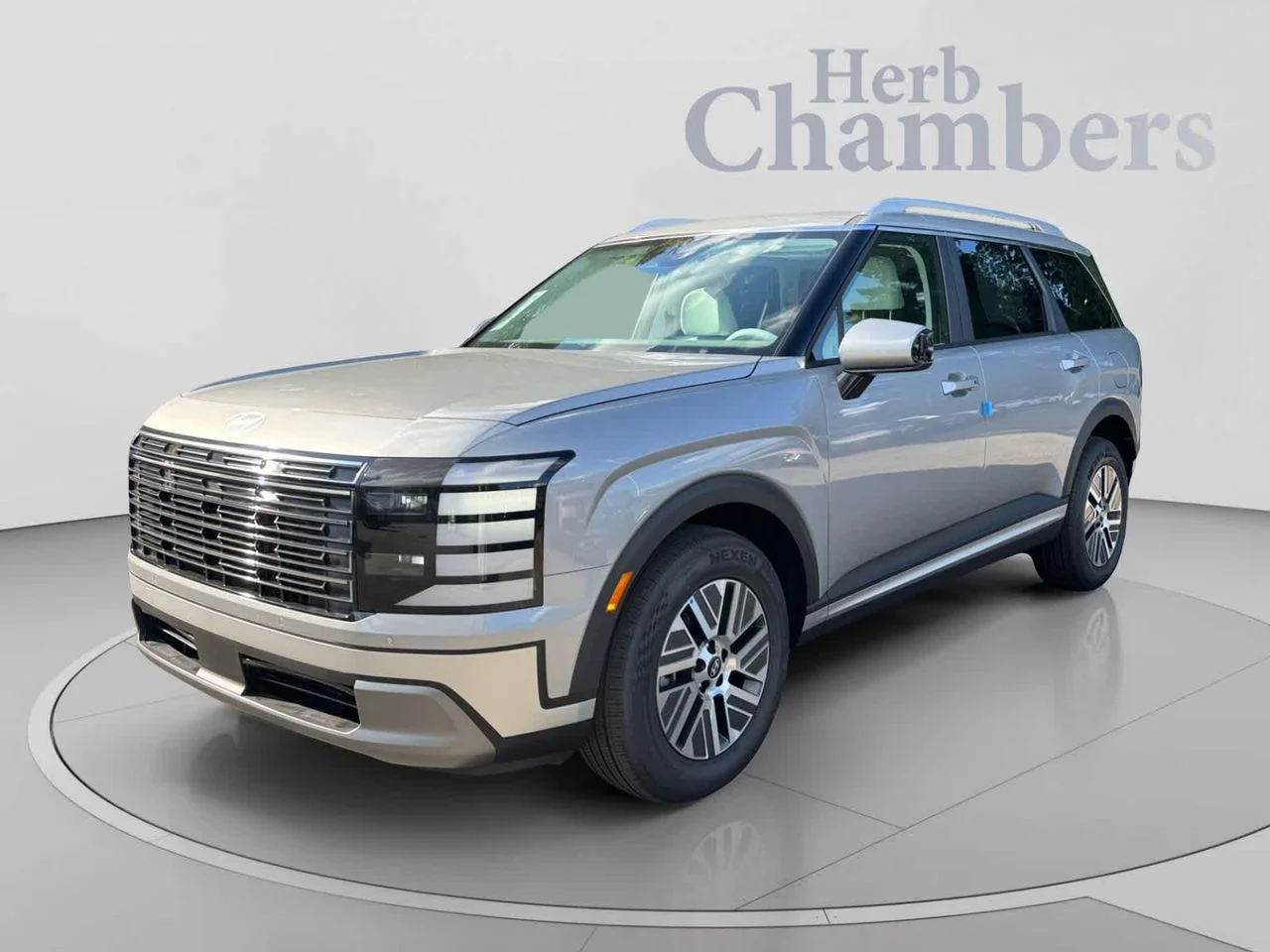 New 2027 Silver Hyundai SEL 7P image 8