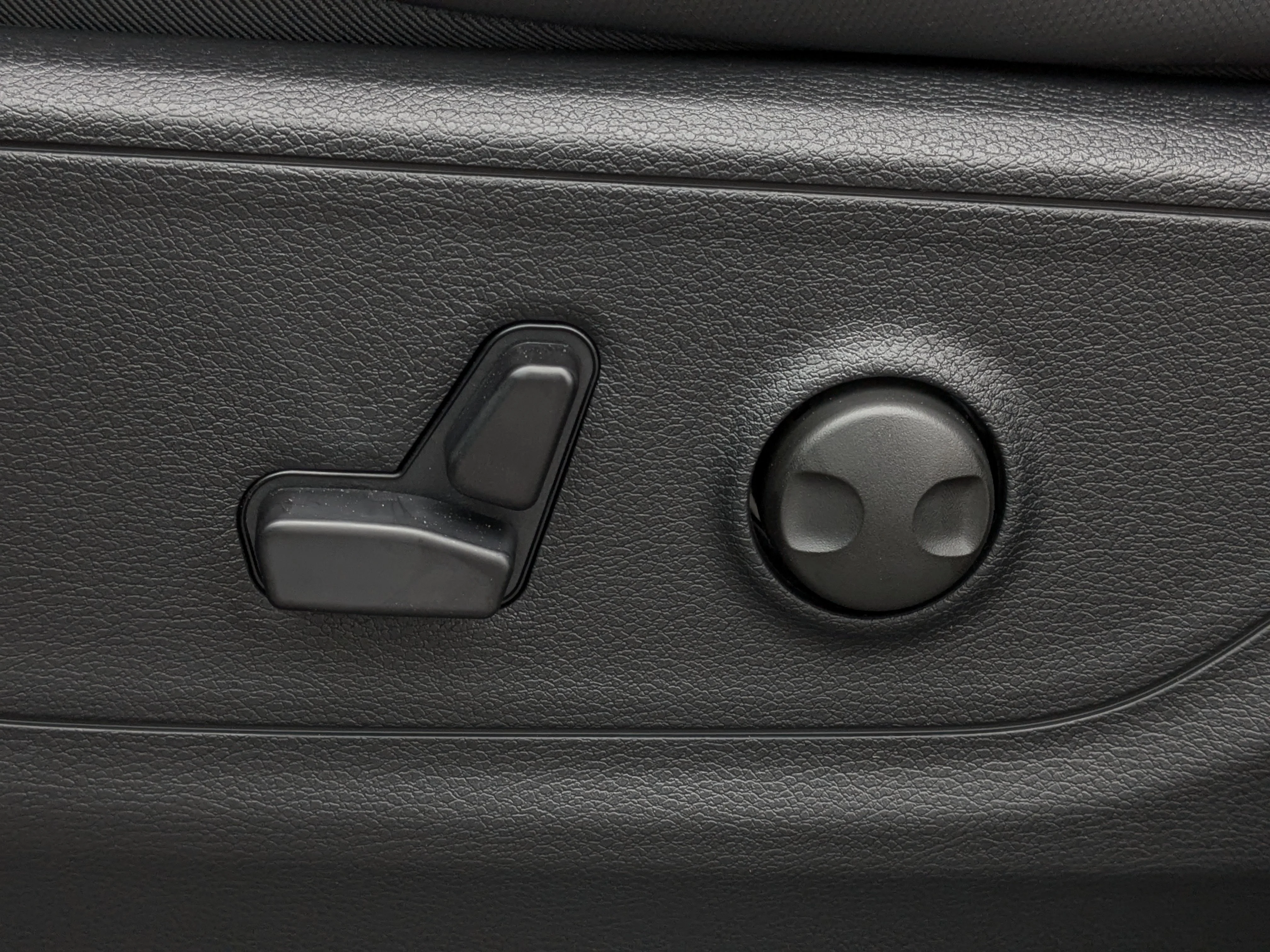 New 2026 Black RAM Sport - 64 Box - PANORAMIC SUNROOF - 360 CAMERA SYSTEM - 12 DISPLAY & TONS MORE! image 15