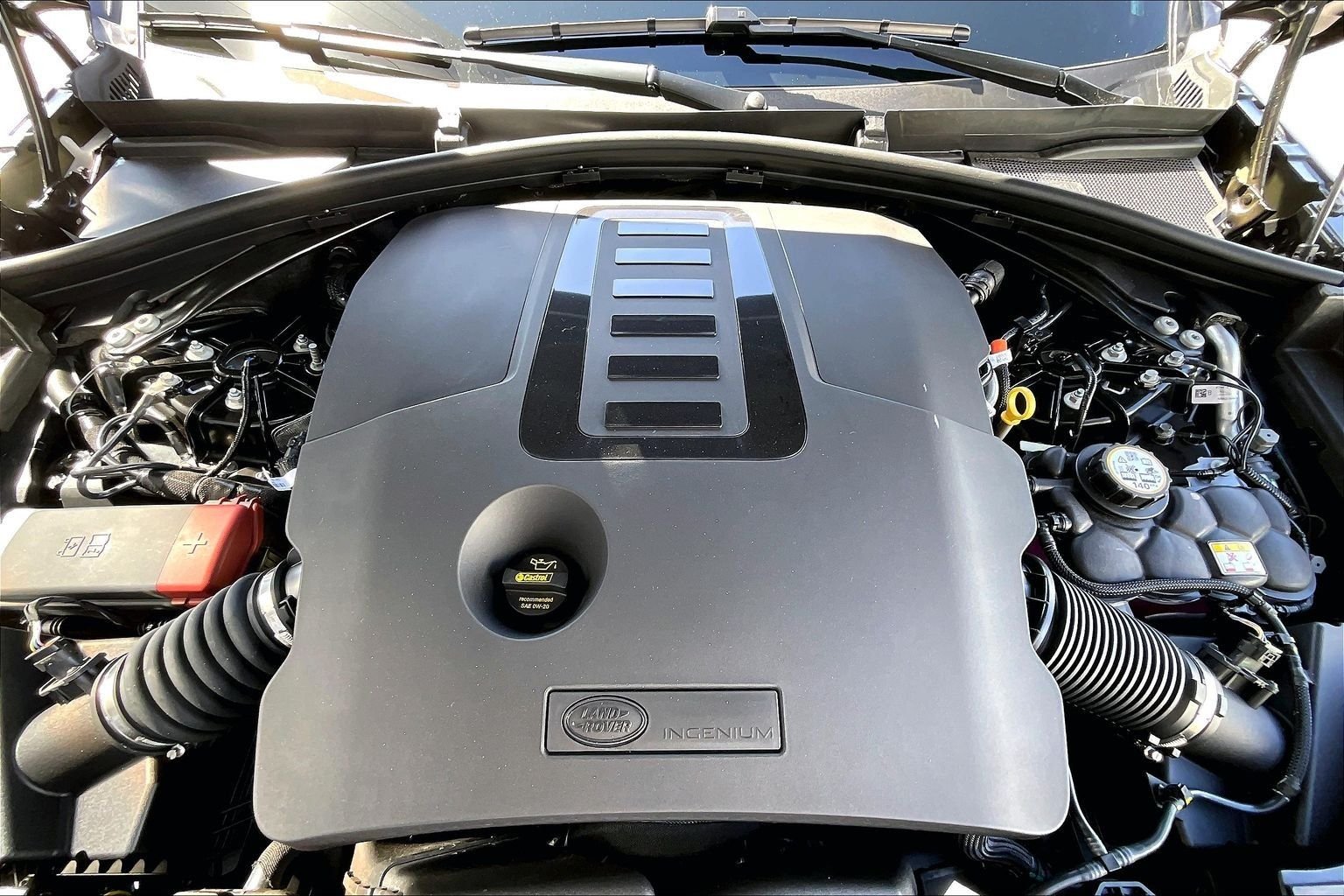 New 2026 Santorini Black Land Rover Dynamic SE image 11