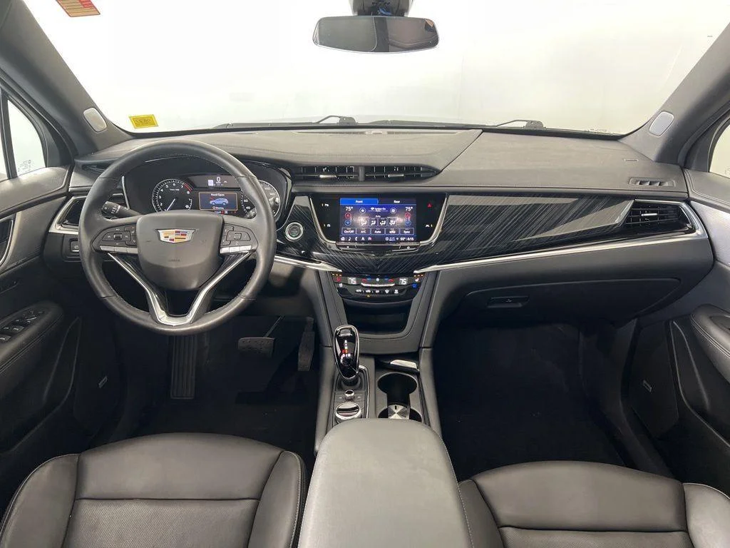 Used 2025 Silver Metallic Cadillac Premium Luxury image 22