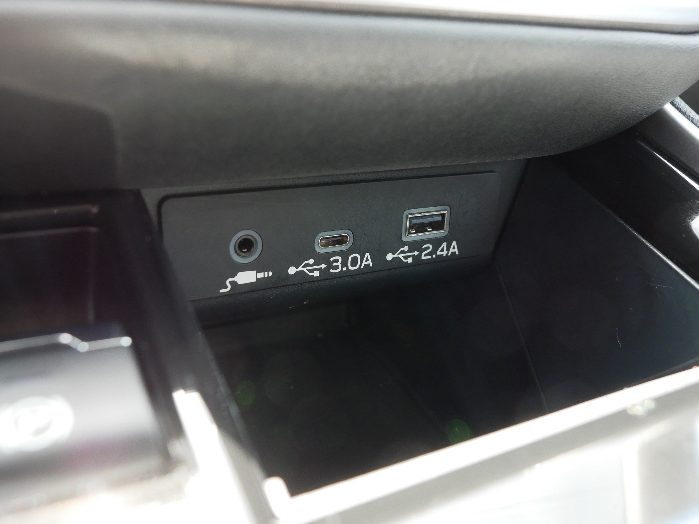 Used 2025 Cosmic Blue Pearl Subaru Premium image 33