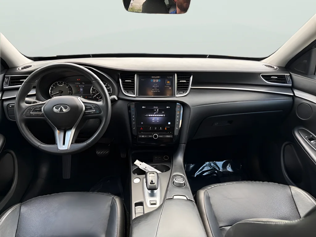 Used 2024 Black INFINITI LUXE image 30