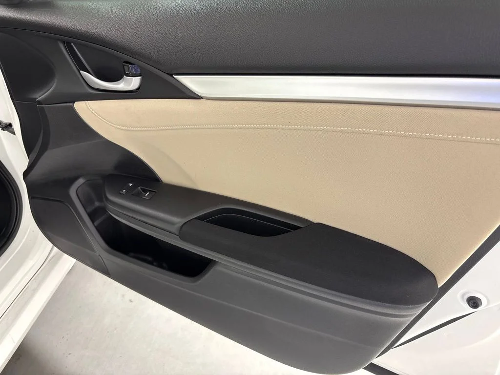 Used 2018  Honda EX image 37