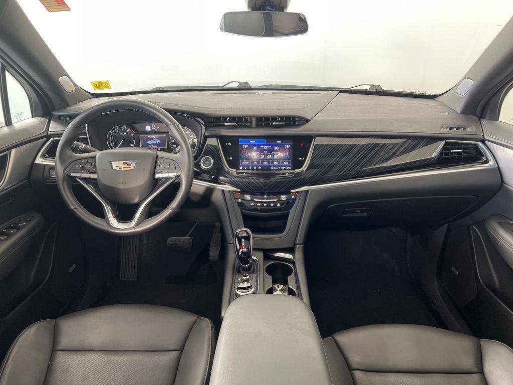 Used 2025 Silver Metallic Cadillac Premium Luxury image 22