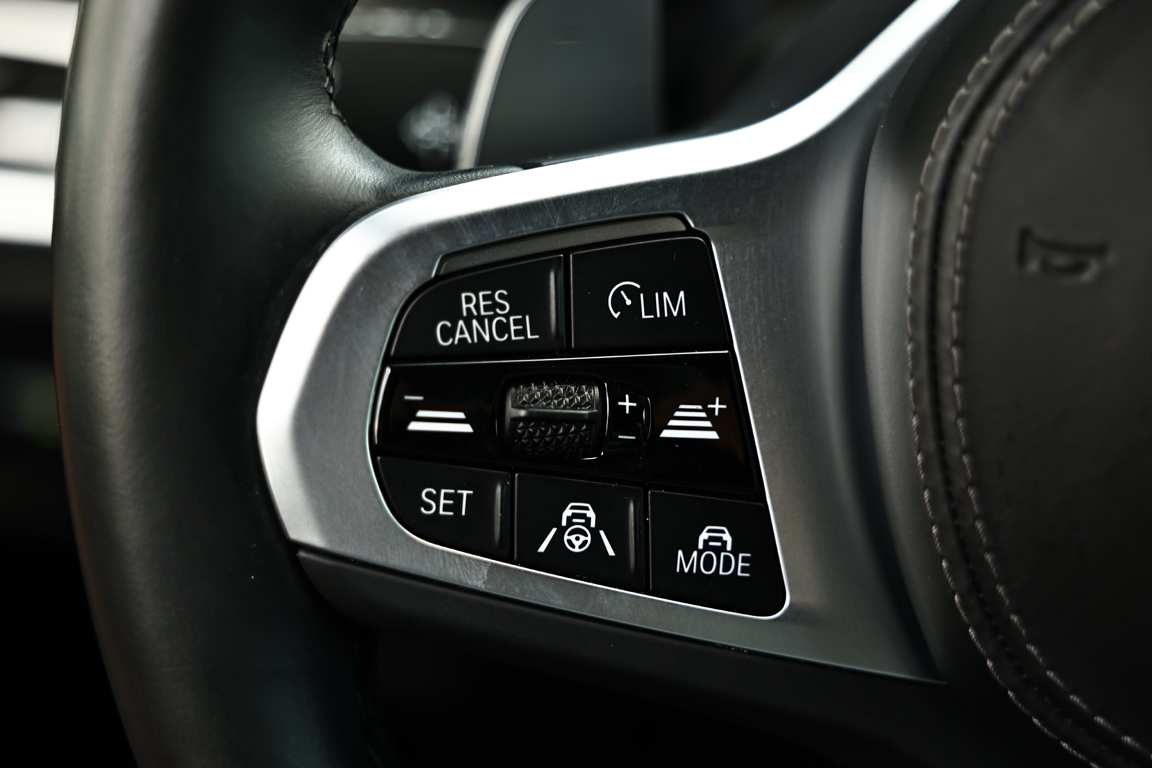Used 2023 Black Sapphire Metallic BMW M50i image 34