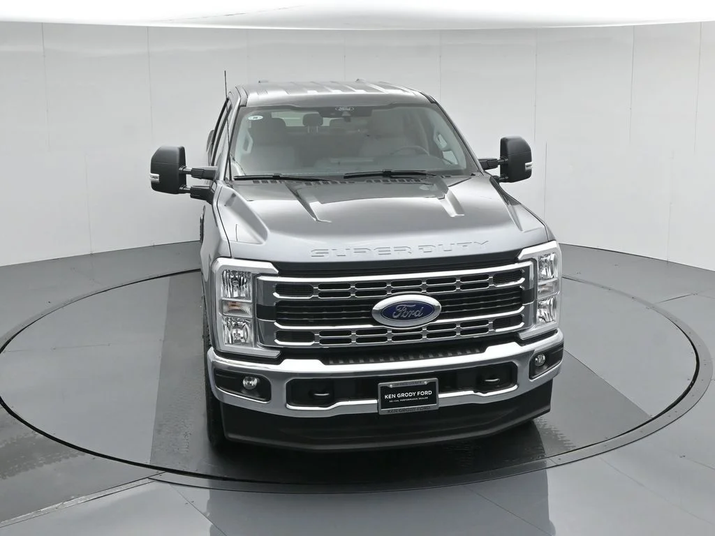 New 2026 Carbonized Gray Metallic Ford XLT image 37