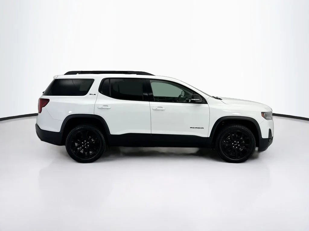 Used 2023 White GMC SLE image 4