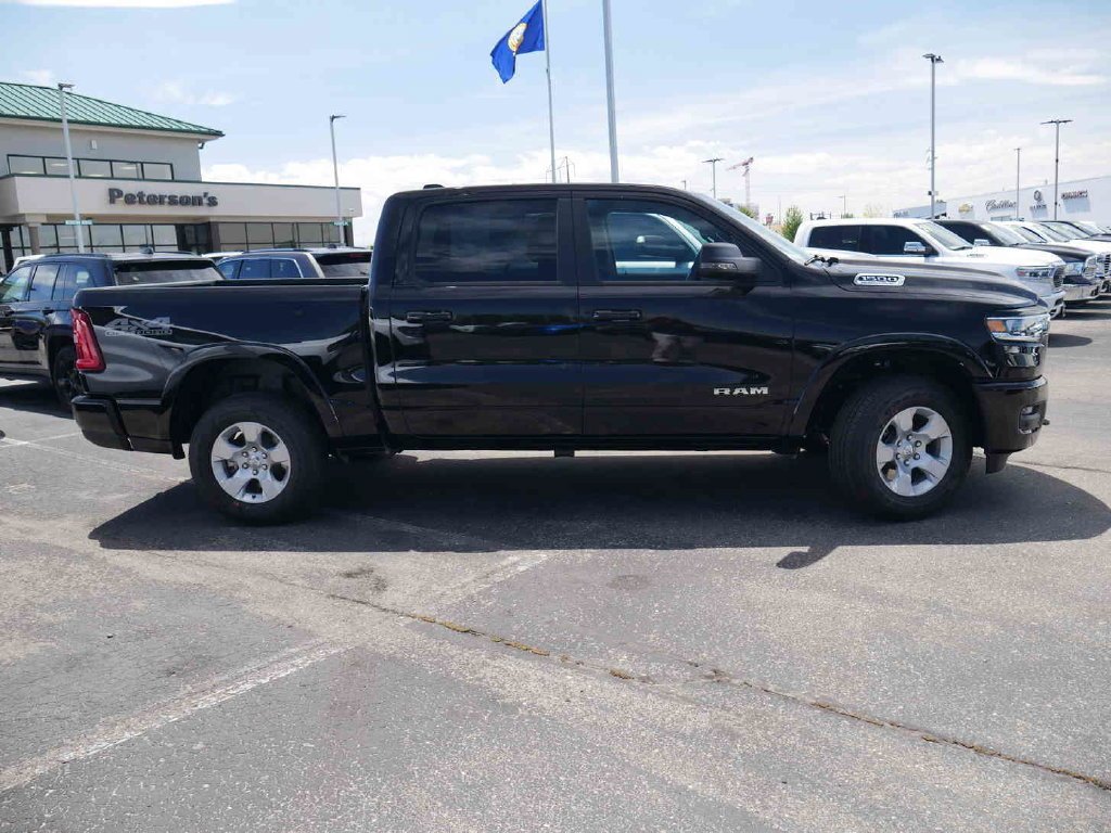 New 2026 Diamond Black Crystal Pearl-Coat Exterior Paint RAM BIG HORN image 23