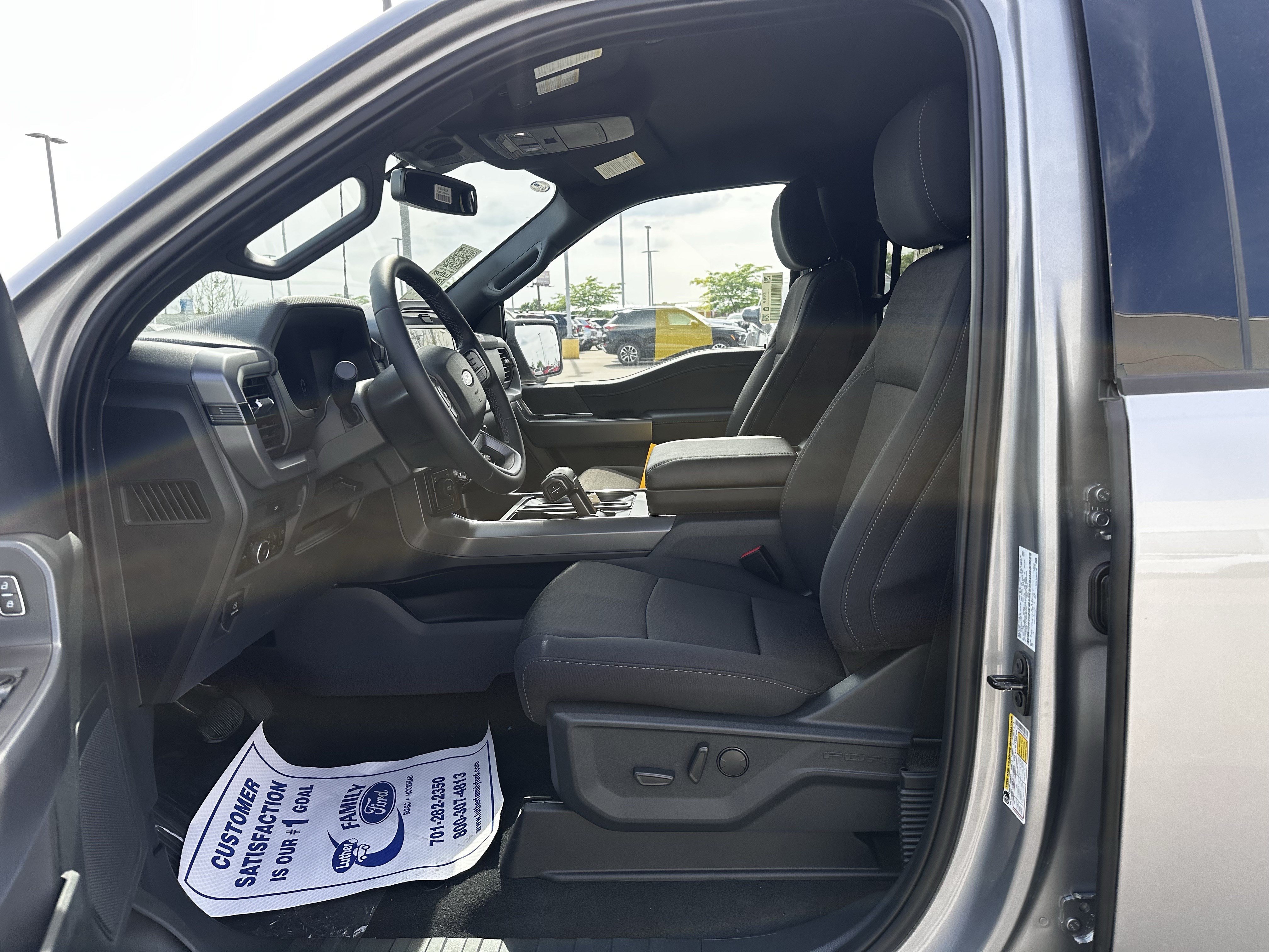New 2026 Iconic Silver Metallic Ford XLT image 5
