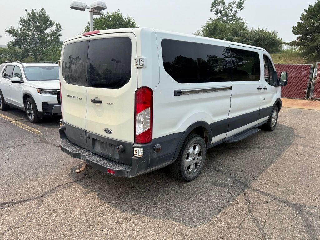 Used 2017 White Ford XLT image 3