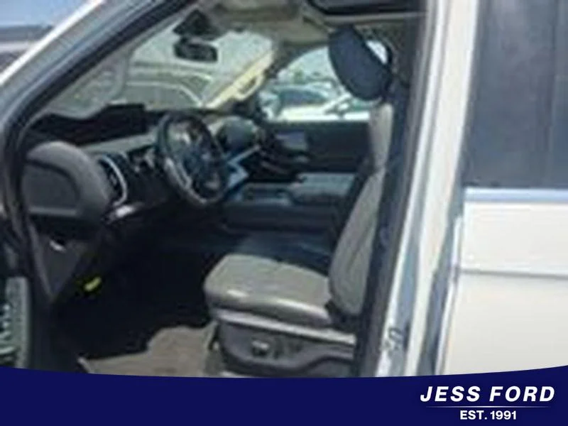 Used 2025 Oxford White Ford Active image 5