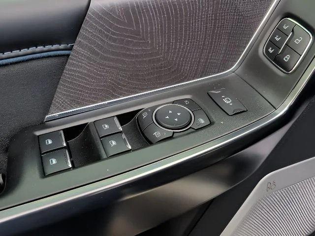 2025 Ford F-250 Super Duty Platinum - Photo 21