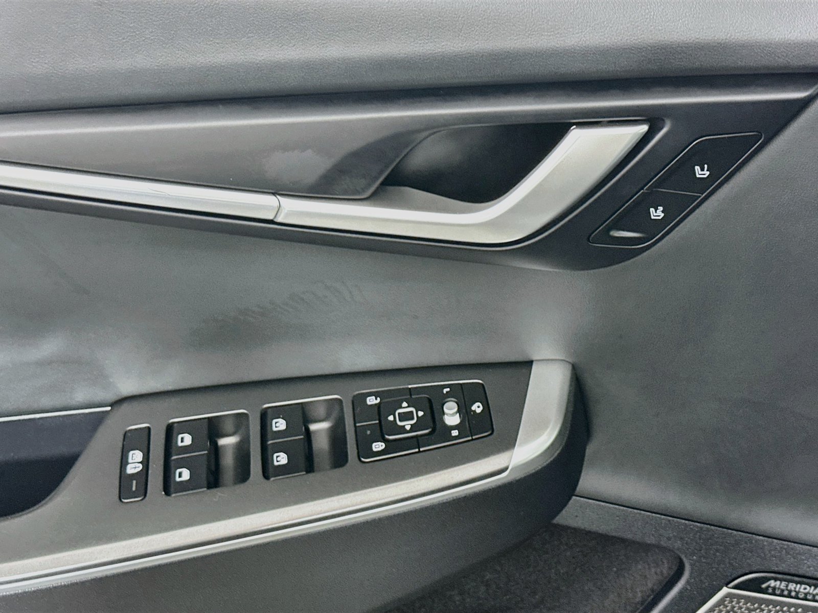 Used 2023 Interstellar Gray Kia Wind image 18