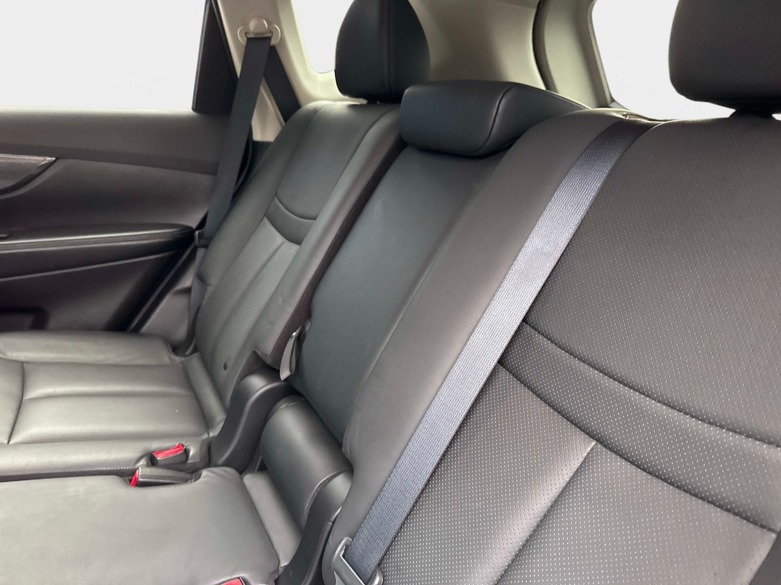 Used 2014 Graphite Blue Nissan SL image 12