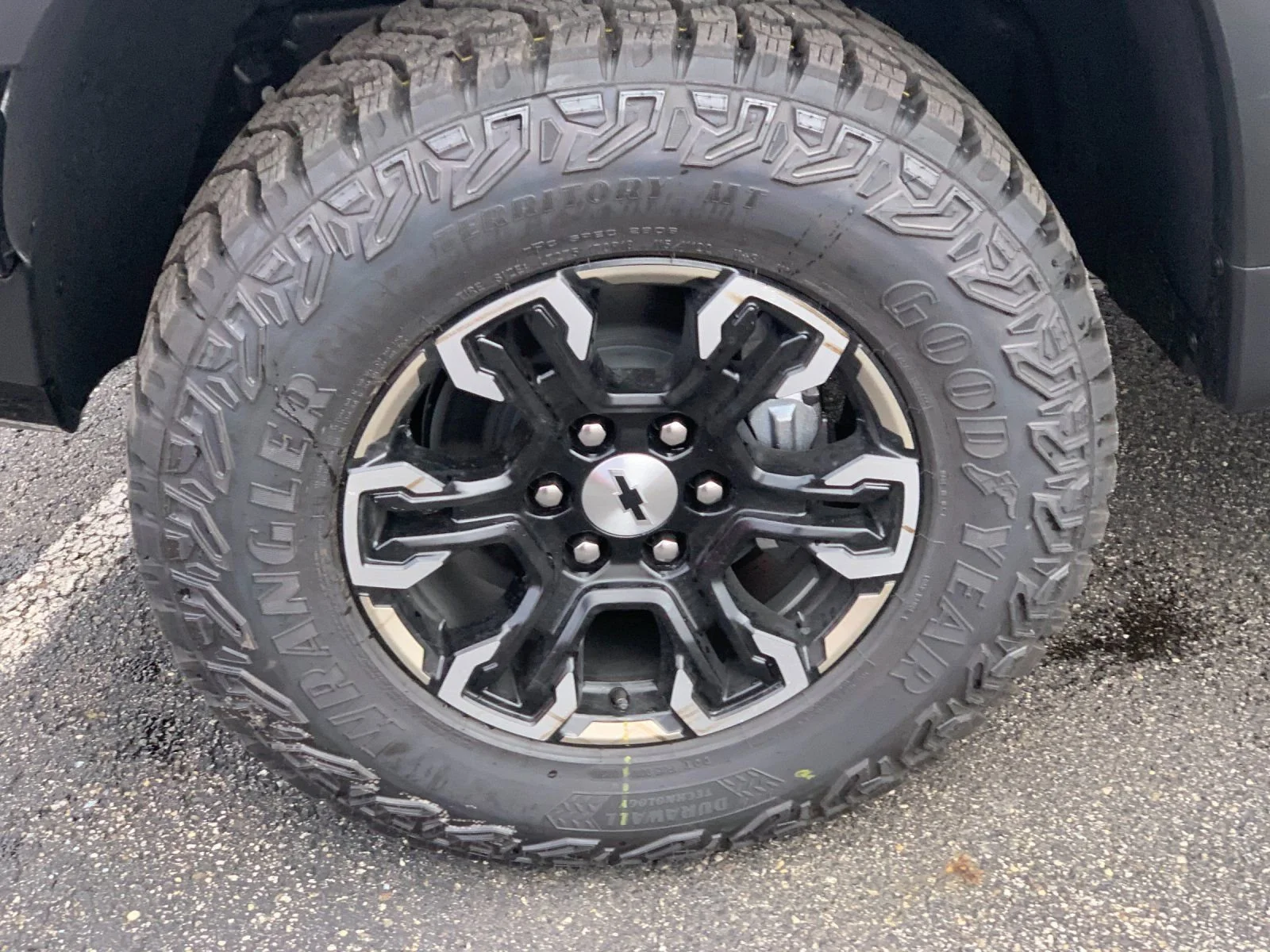 New 2026 White Sands Chevrolet ZR2 image 31