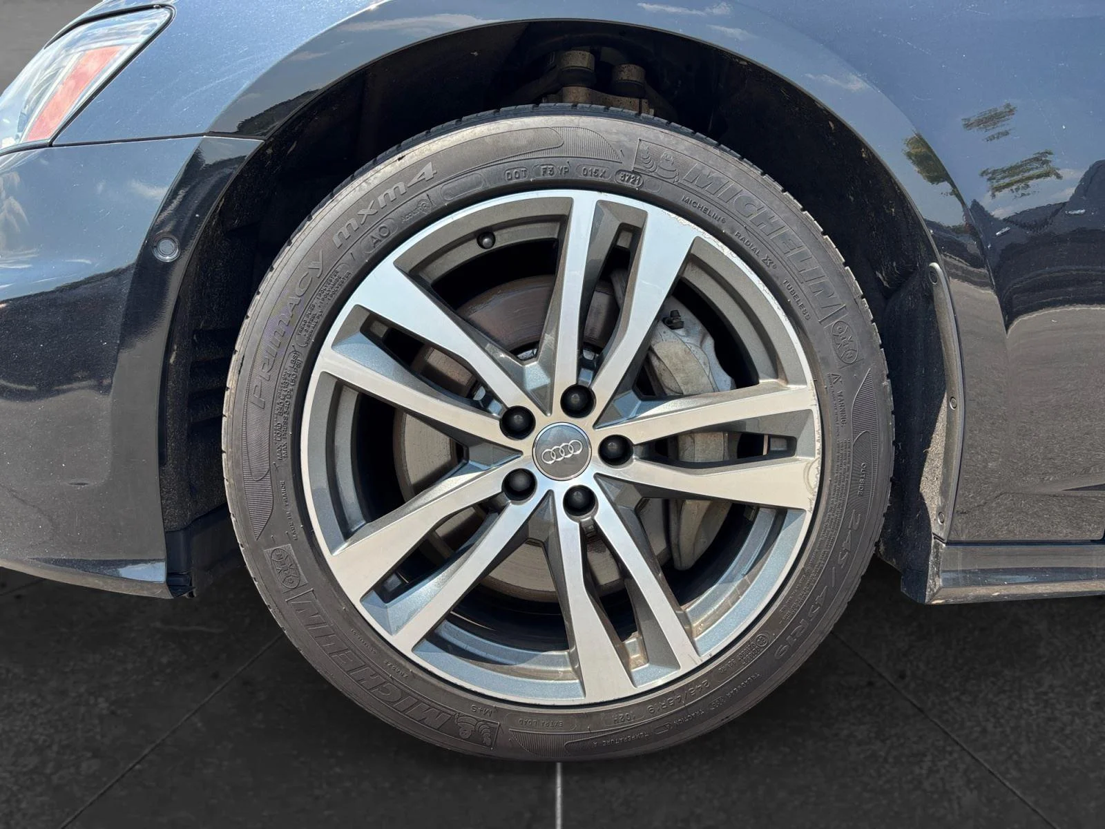 Used 2019 Brilliant Black Audi Premium Plus image 9