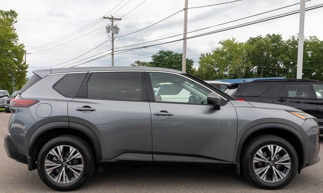 Used 2021 Gray Nissan SV image 5