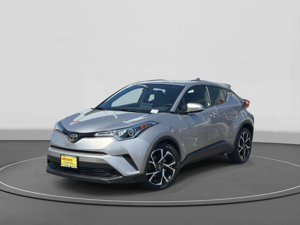 Used 2019 Silver Knockout Metallic Toyota XLE image 1