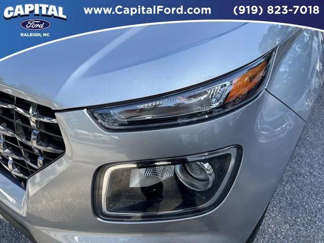 Used 2025 Silver Hyundai SEL image 11
