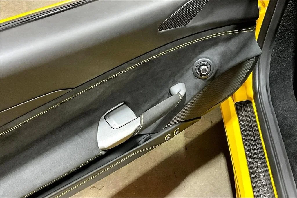 Used 2018 Giallo Modena Ferrari  image 30