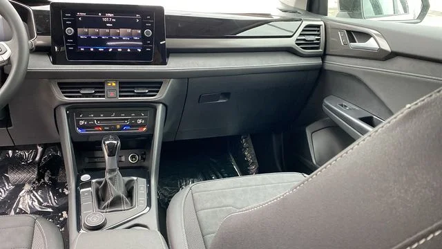 2026 Volkswagen Taos SE Black - Photo 10