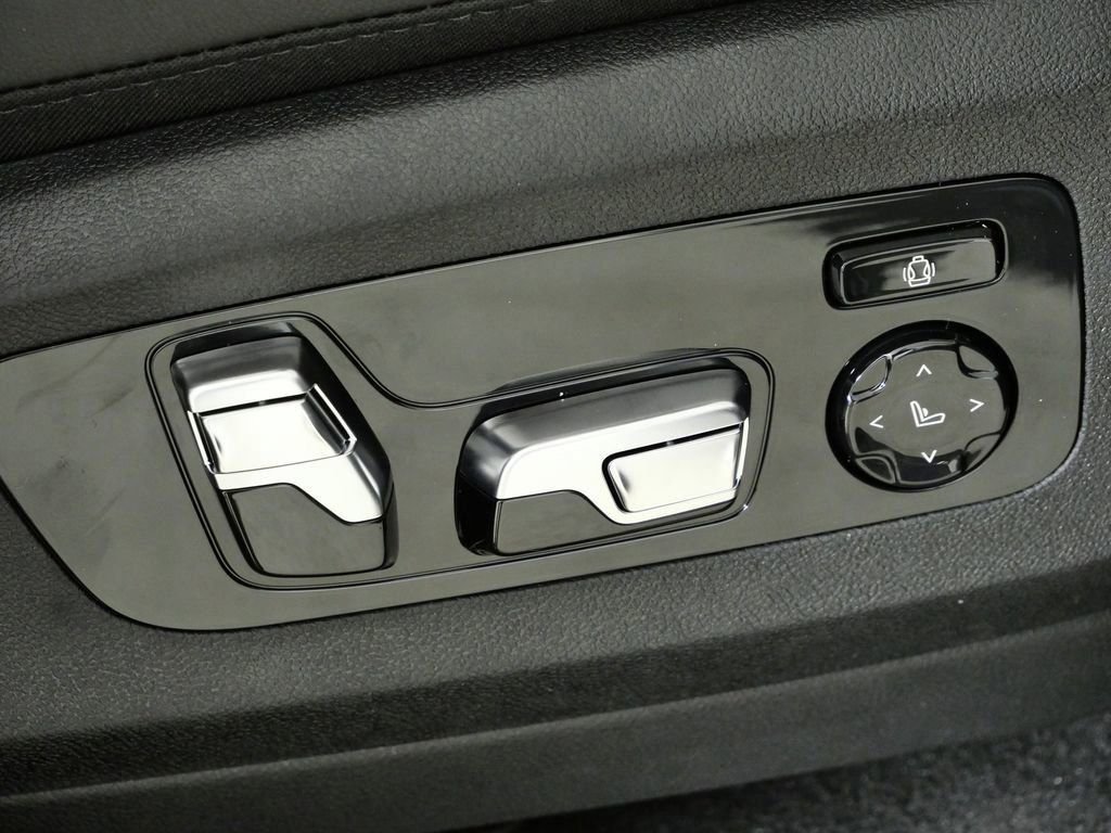 Used 2026 Dravit Grey Metallic BMW xDrive40i image 23