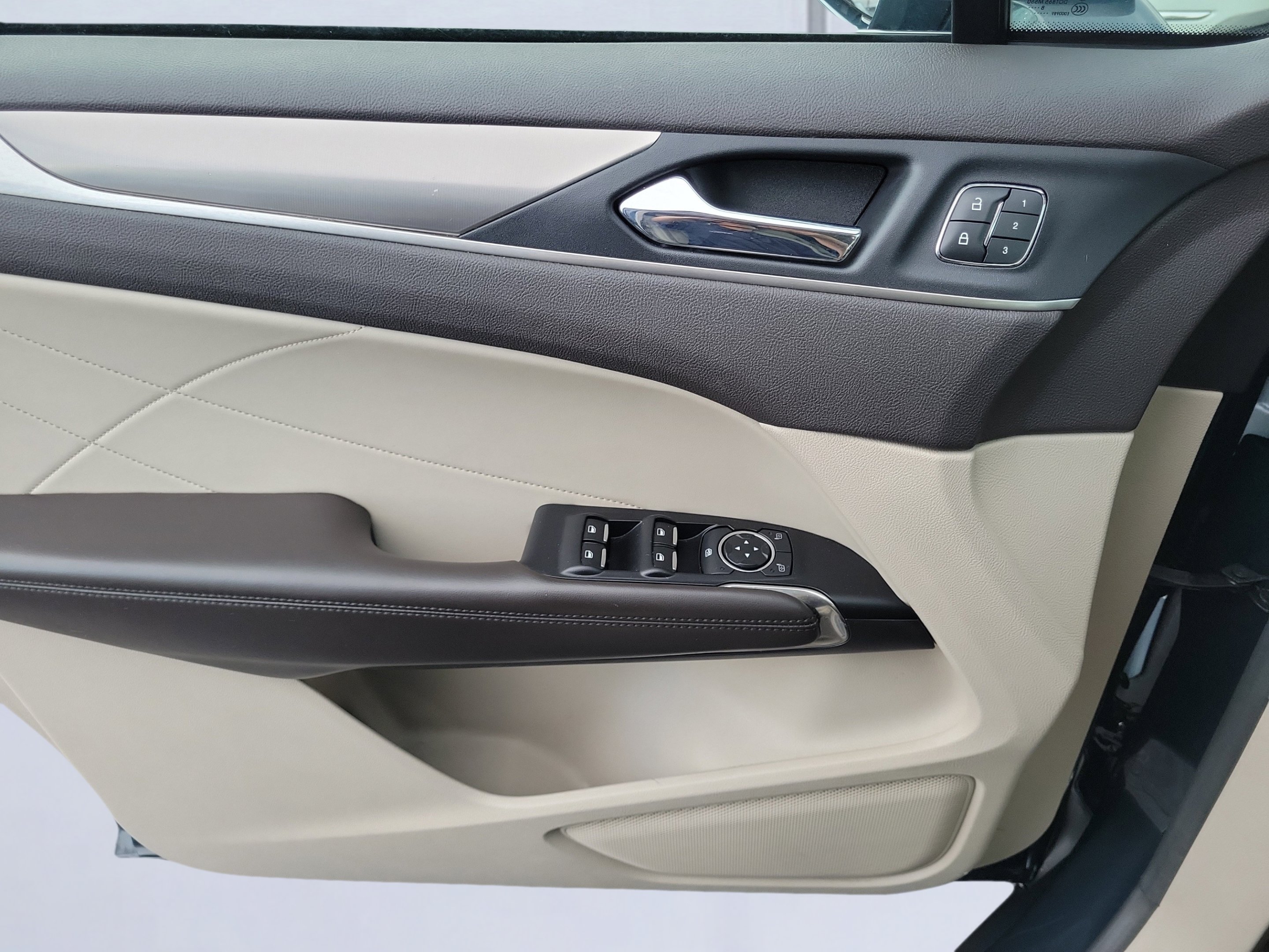 Used 2019 Sea Green Lincoln Standard image 26