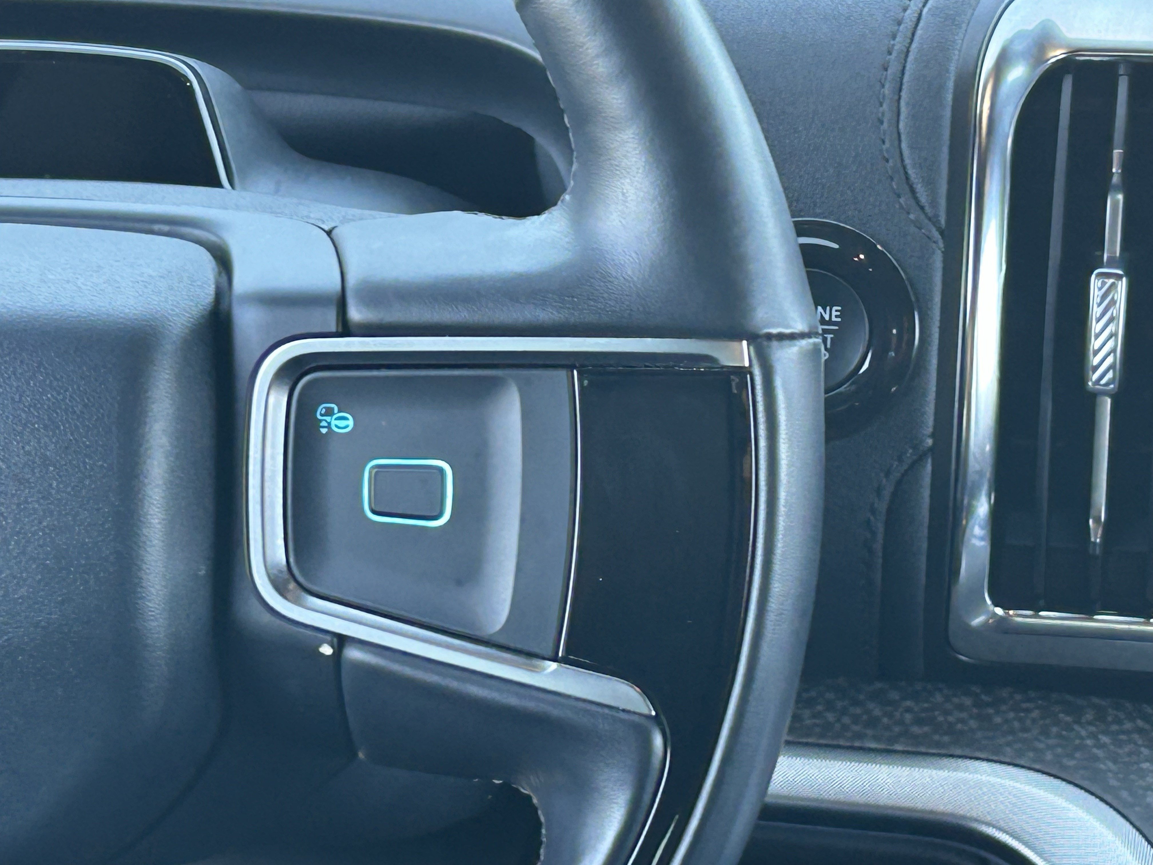 Certified Used 2025 Blue Ford Tremor image 23