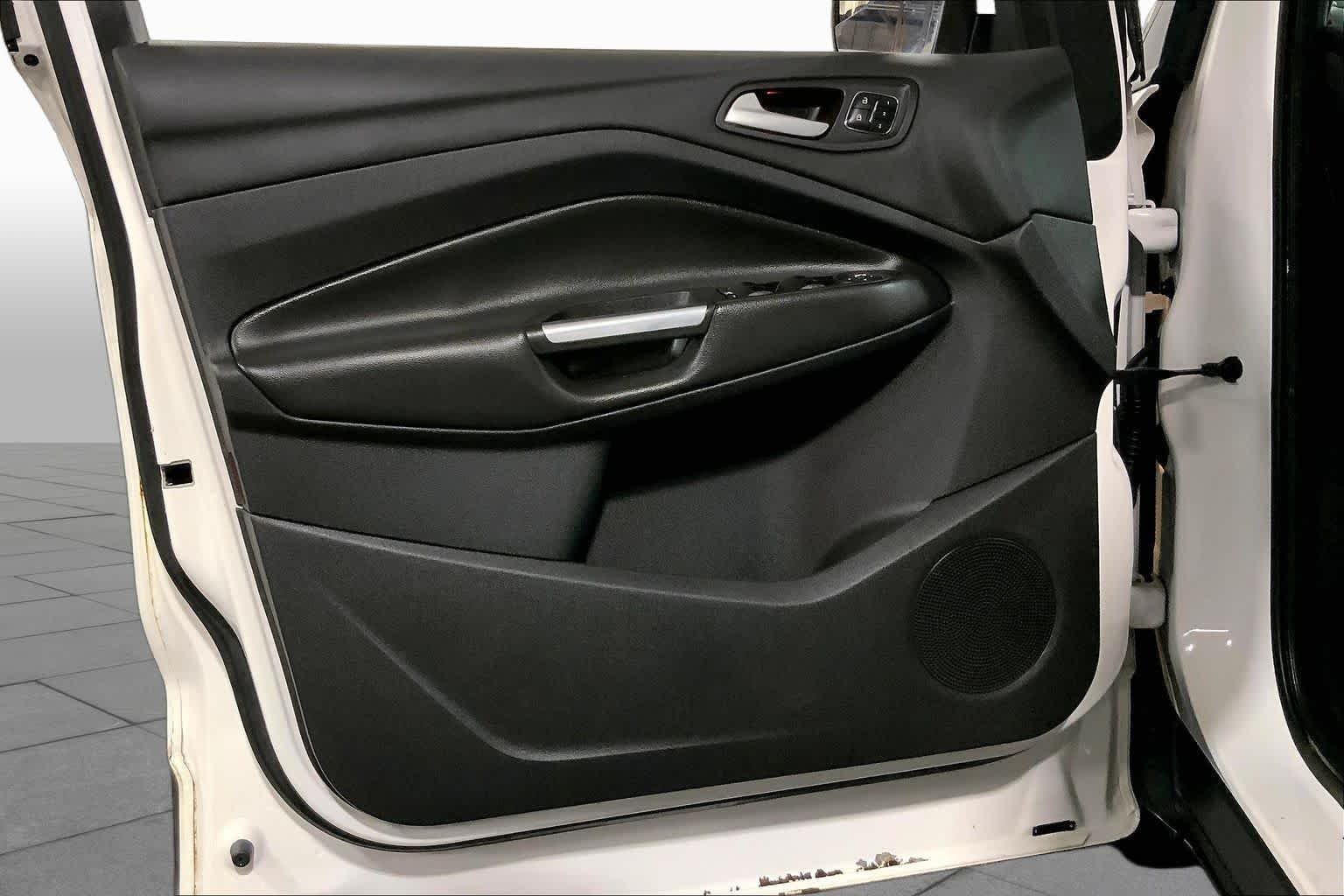 Used 2014 White Platinum Metallic Tri-Coat Ford Titanium image 22