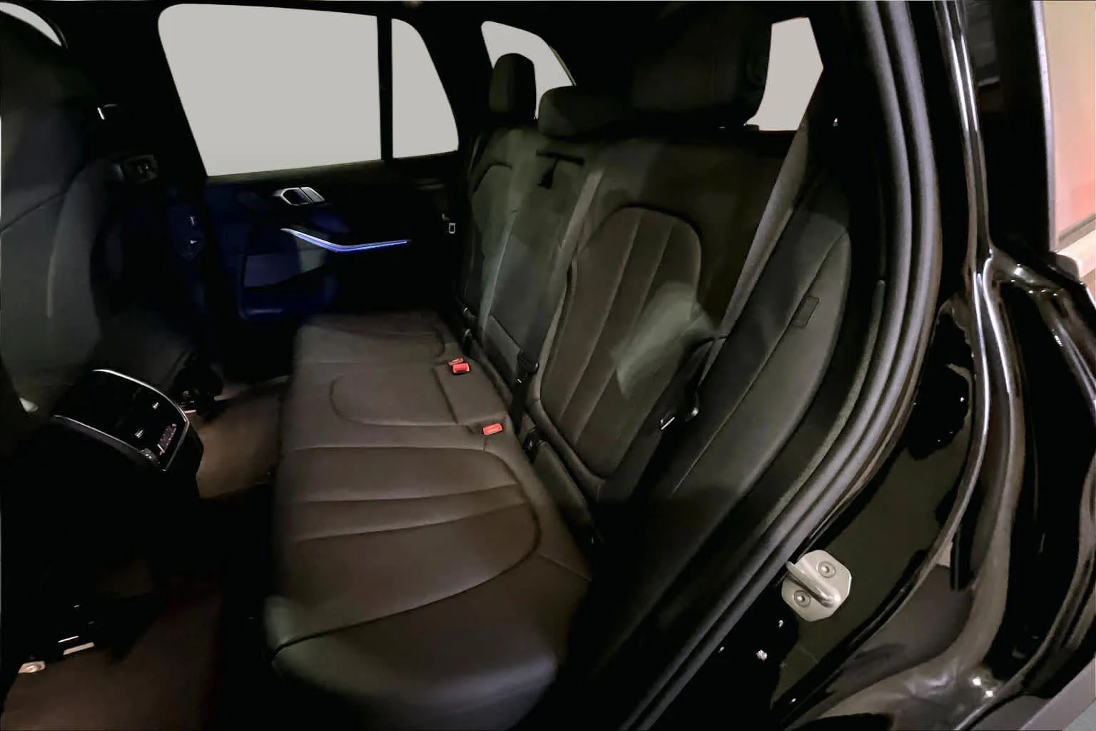Certified Used 2019 Jet Black BMW xDrive40i image 39