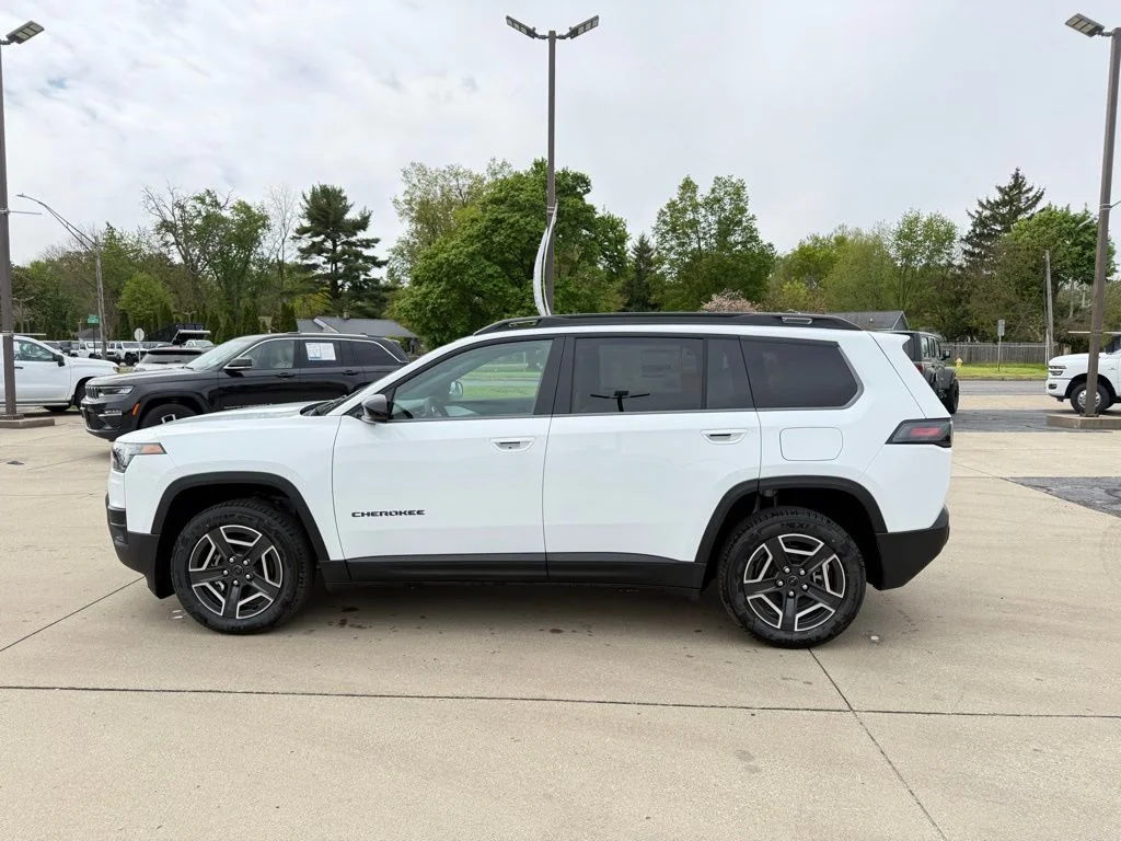 New 2026 Bright White Clear-Coat Exterior Paint Jeep Limited image 4