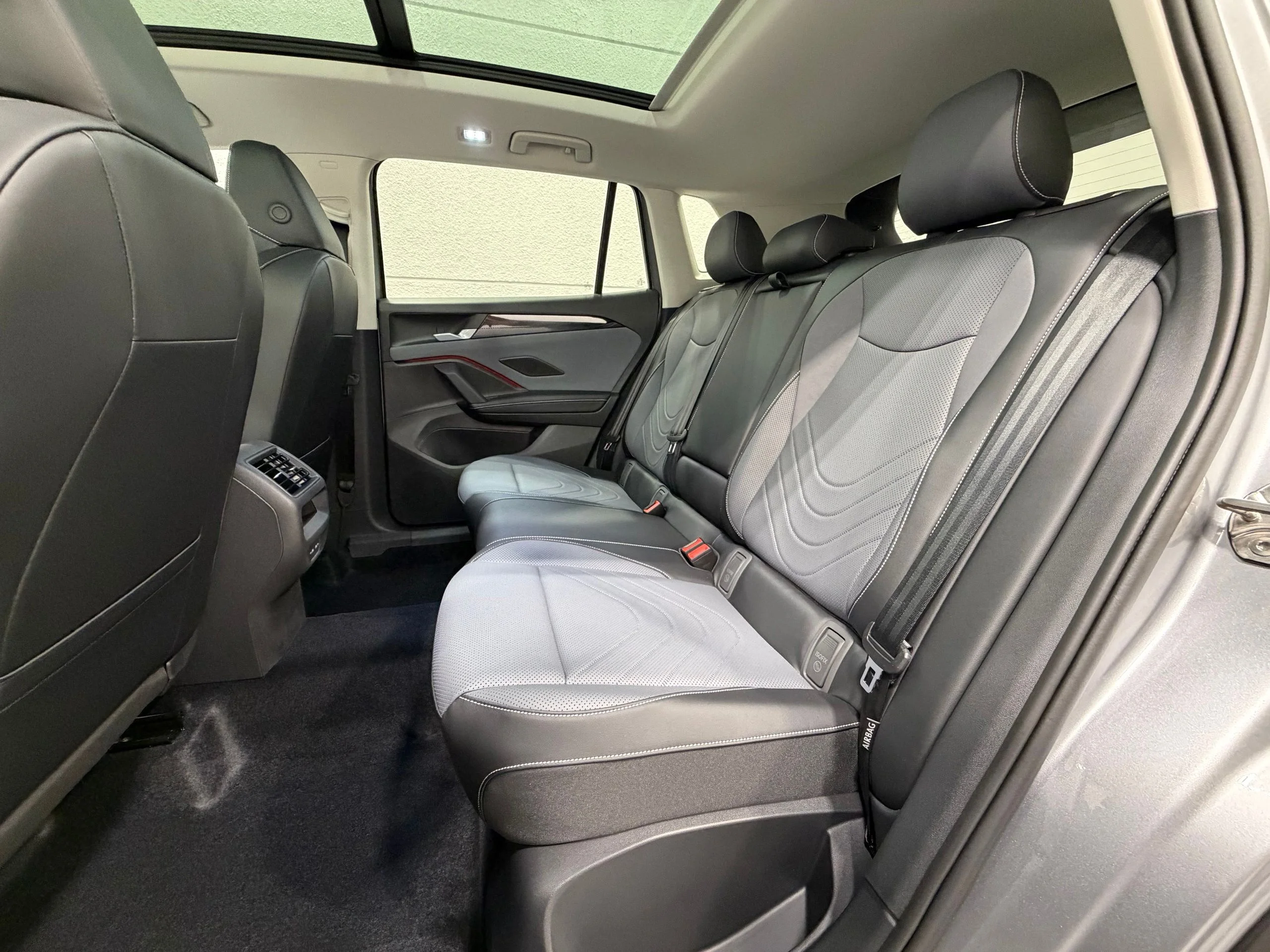 New 2026 Silver Volkswagen SE image 23