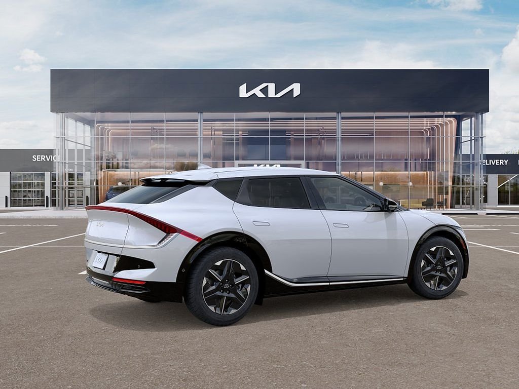 New 2026 Glacial White Pearl Kia WIND image 6