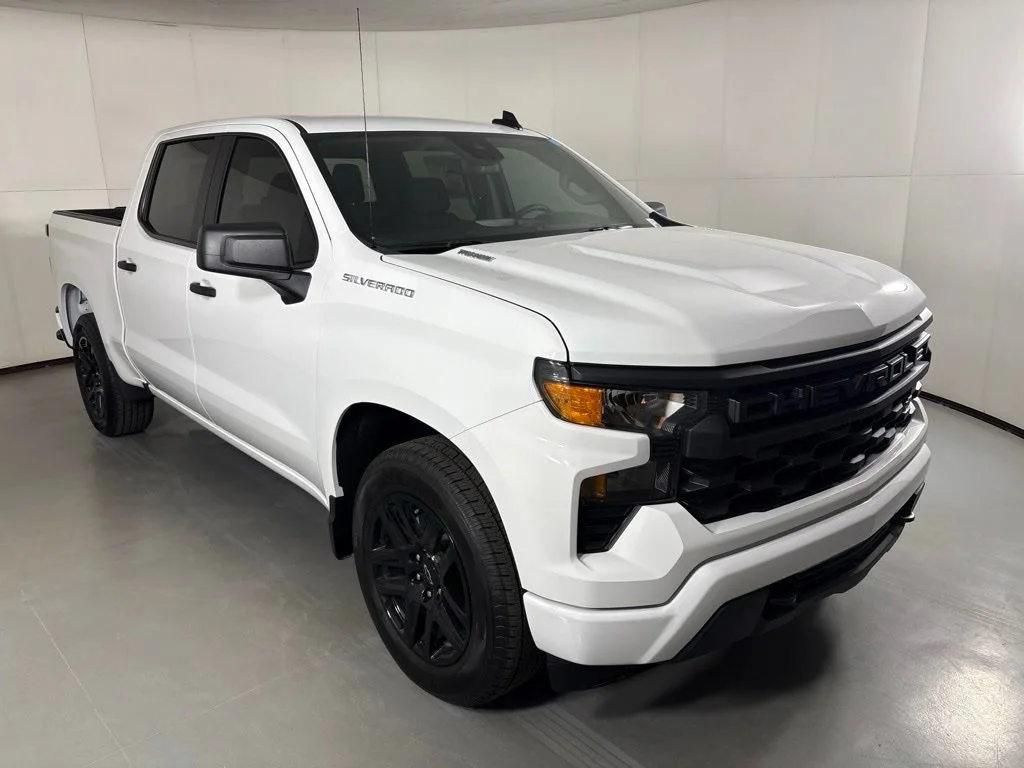 New 2026 Summit White Chevrolet Custom image 2