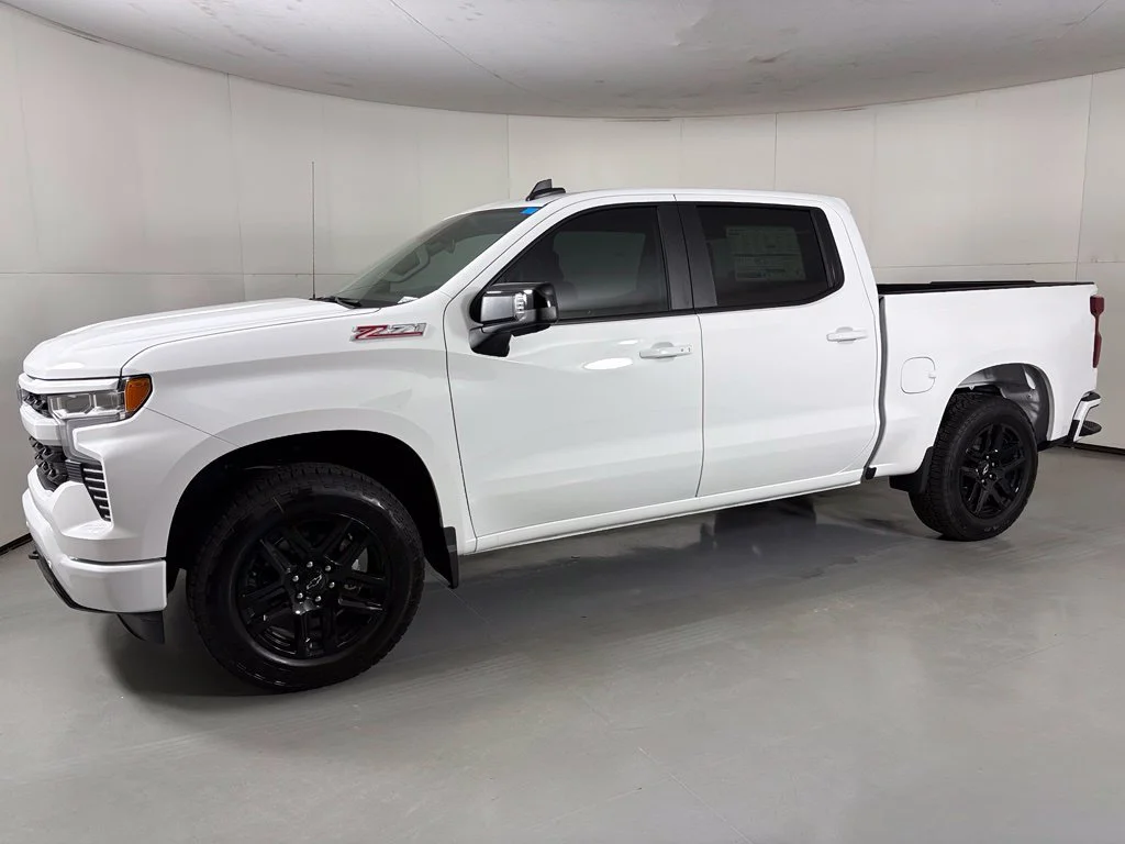 New 2026 Summit White Chevrolet RST image 6