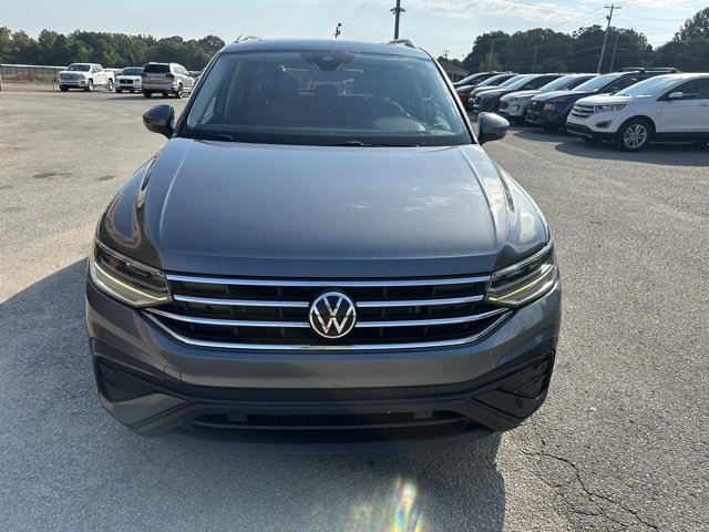 2023 Volkswagen Tiguan SE photo 3