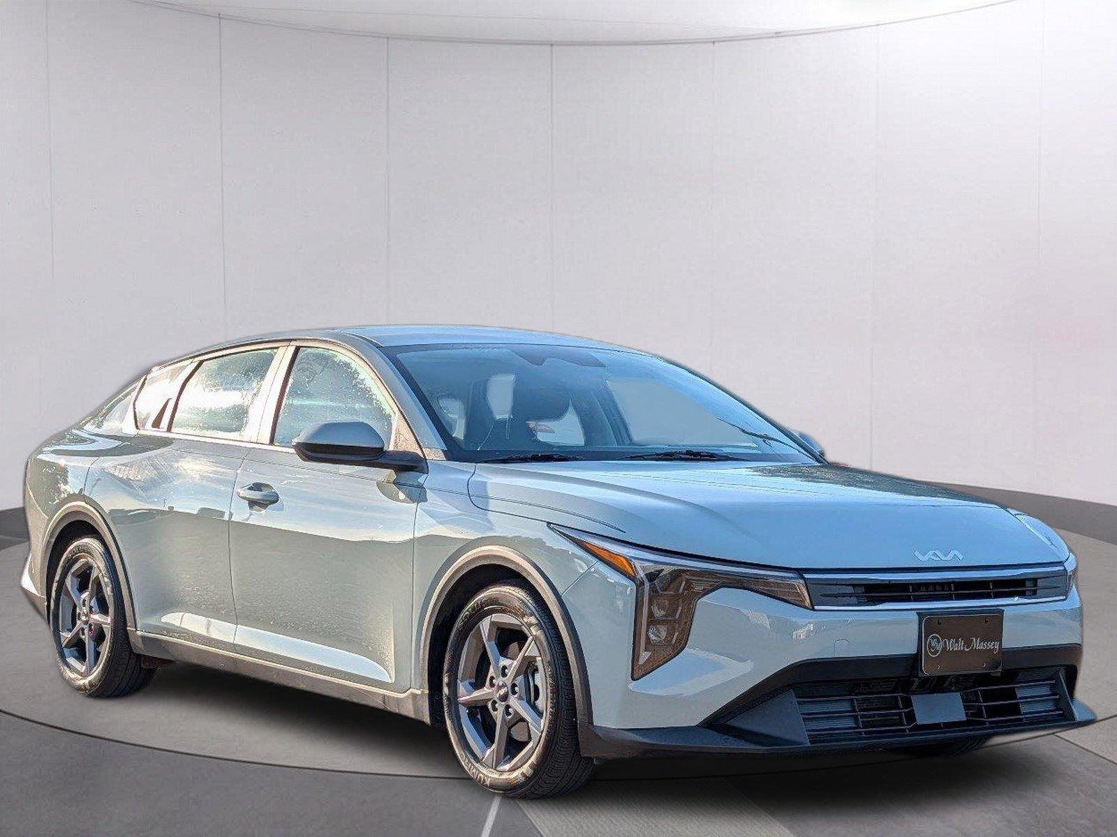 Used 2025 Morning Haze Kia LXS image 8