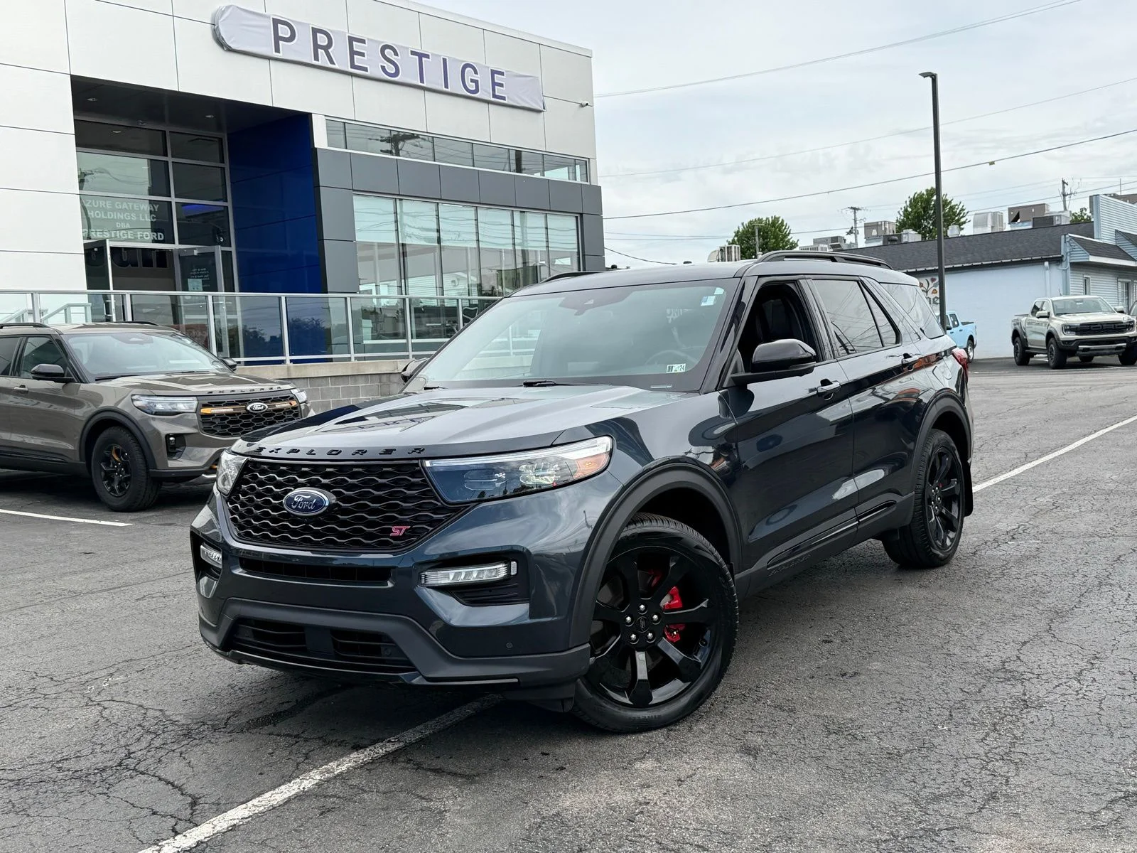 2023 Ford Explorer ST 4WD's photo